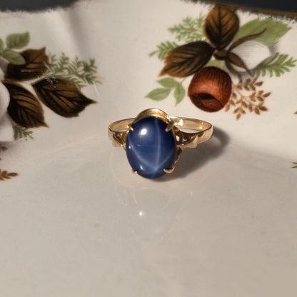 Vintage 18k gouden ring met ster saffier