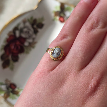 Vintage 18k ring met blauwe camee