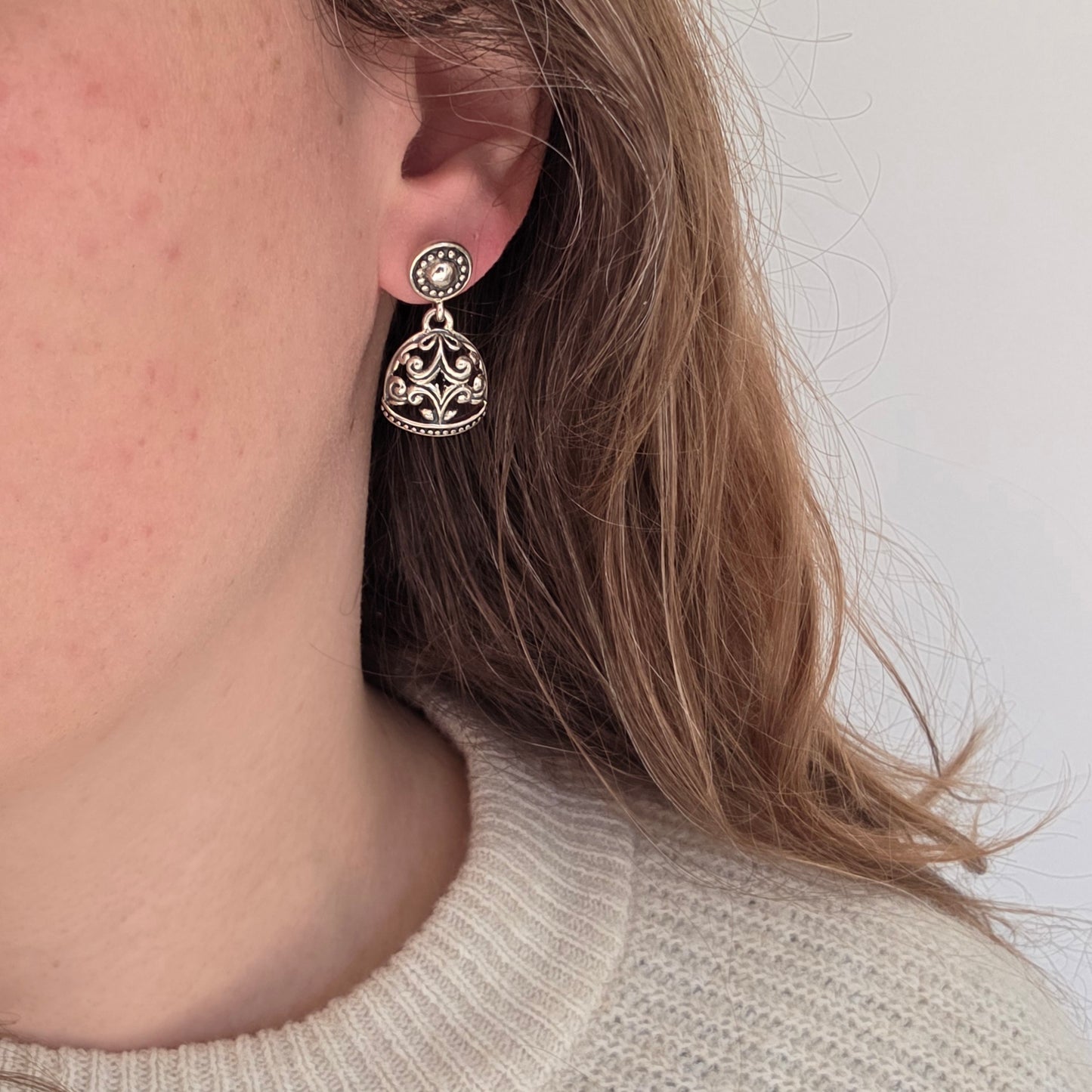 Barse Zilver Oorstekers Scroll Klok