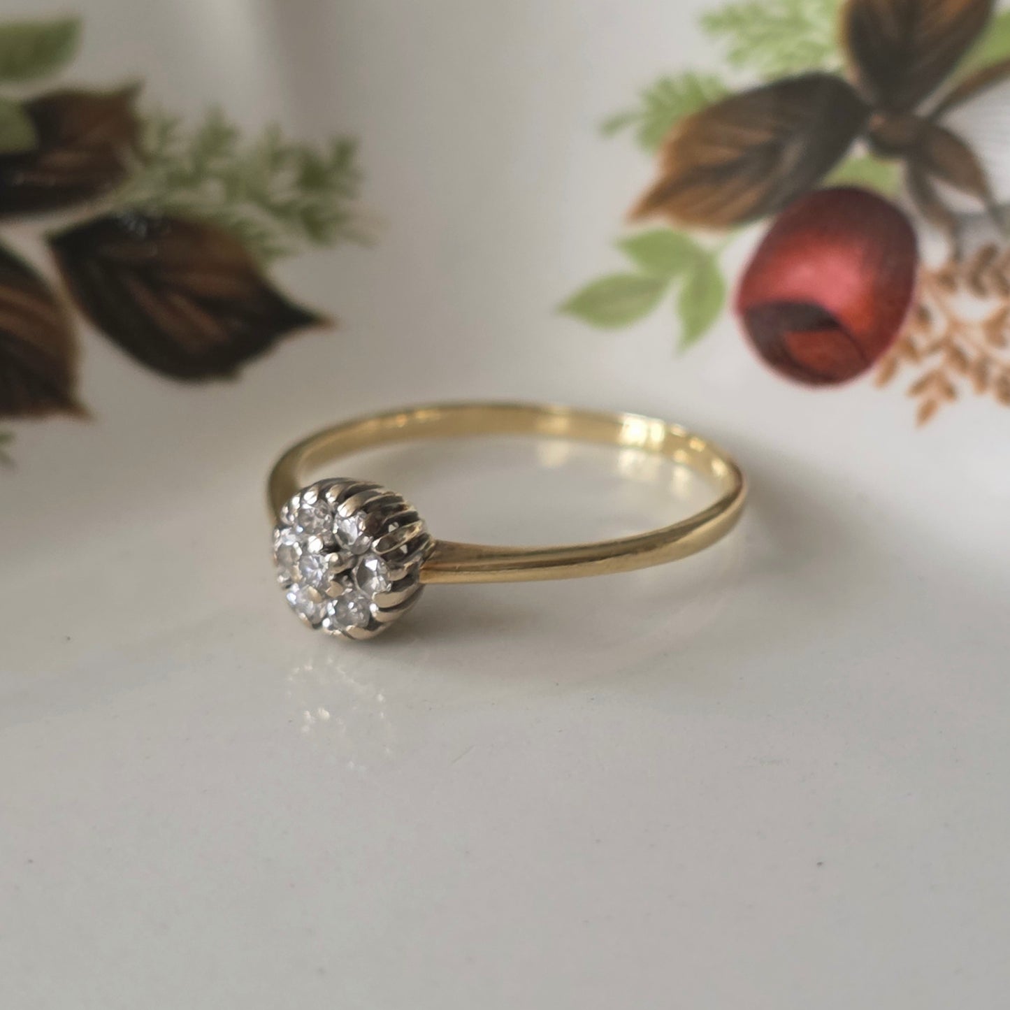 Vintage 14k gold diamond cluster ring