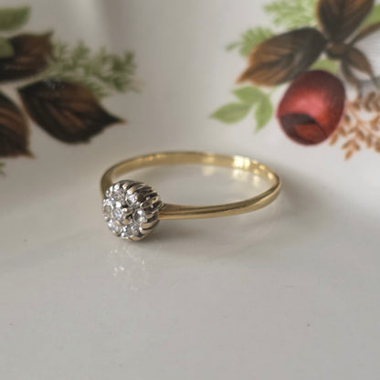 Vintage 14k gold diamond cluster ring