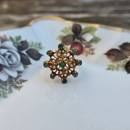 Antieke 21.6k gouden ring met smaragd en zaadparel