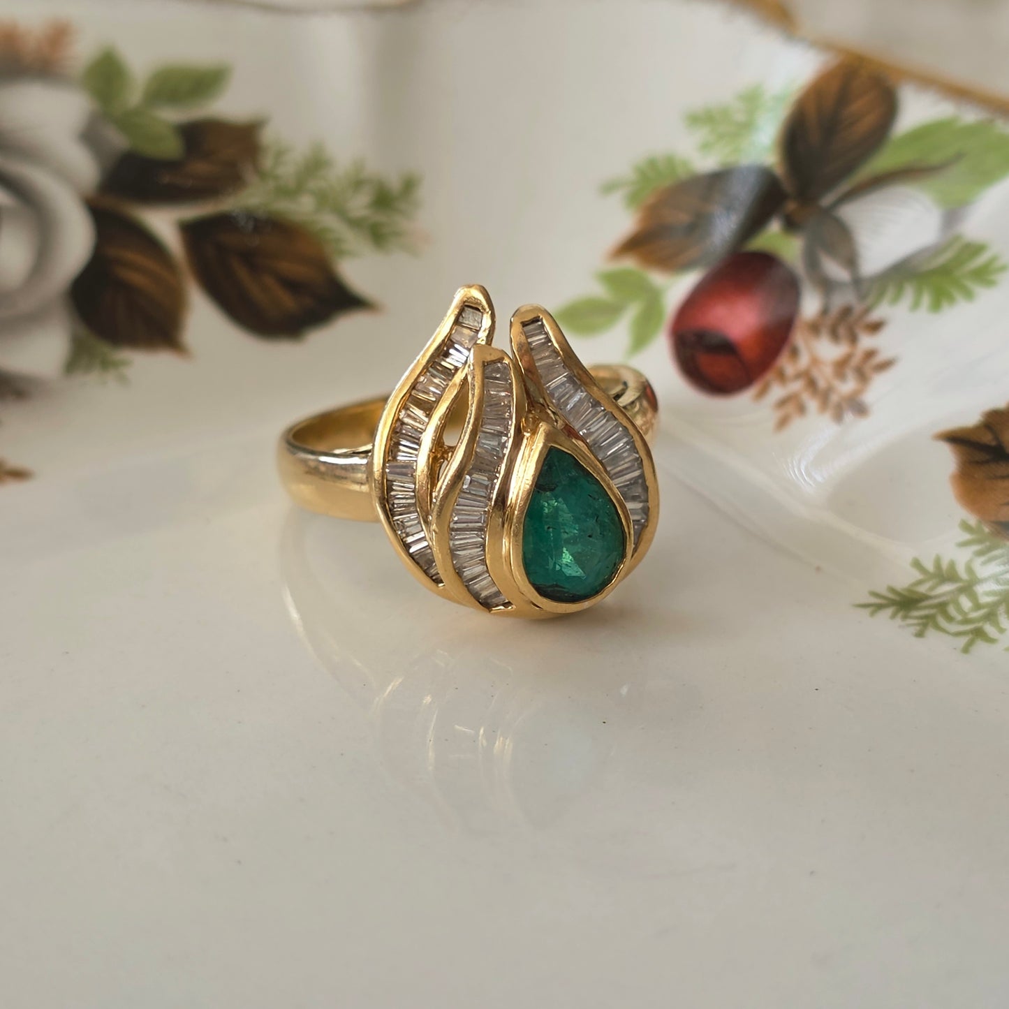 Vintage 18k gouden ring met smaragd en diamanten