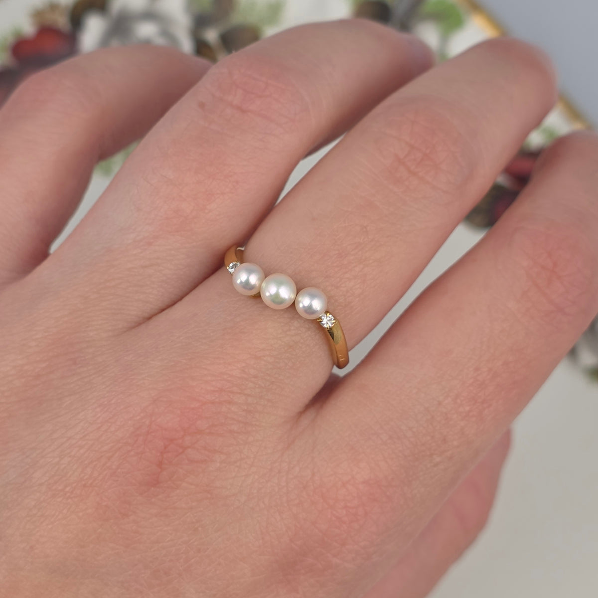 Vintage 18k gold ring with pearls and diamonds
