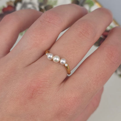 Vintage 18k gold ring with pearls and diamonds