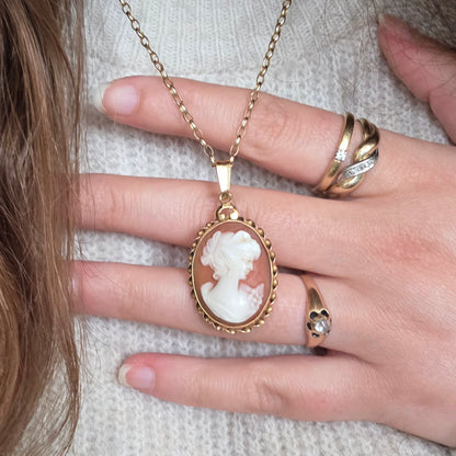 Vintage 14k gold cameo pendant