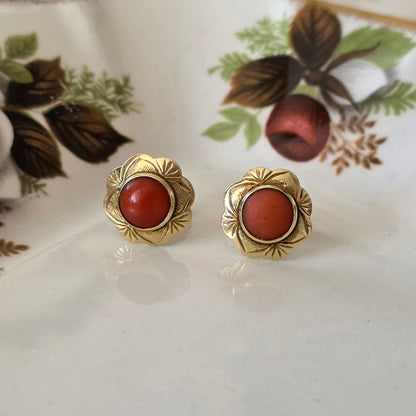 Vintage 14k gouden oorstekers bloedkoraal bloem