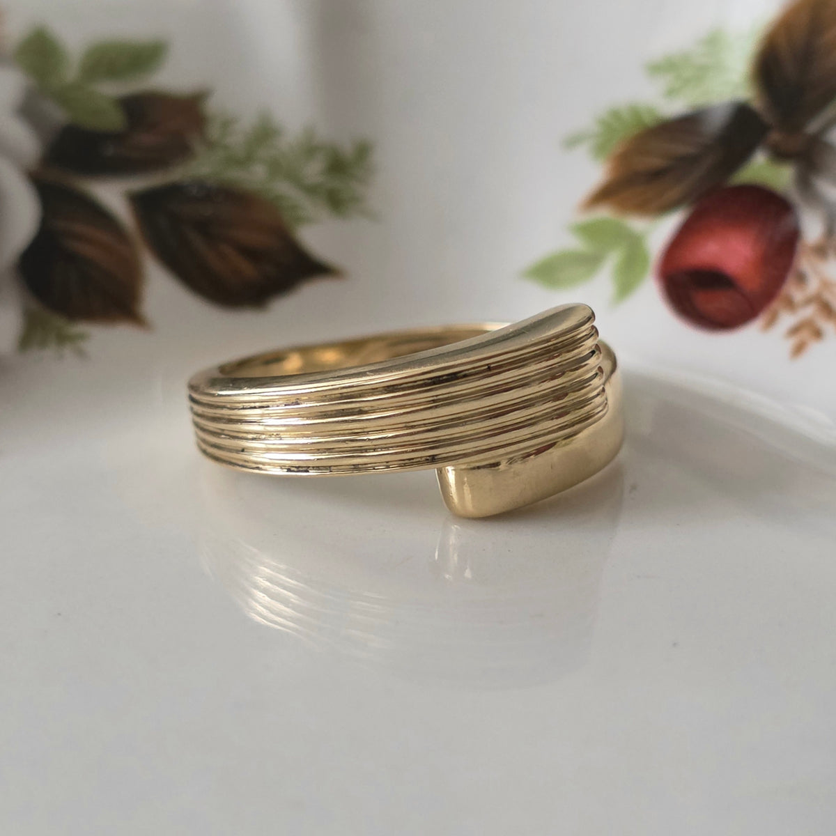 Vintage 14k gold overlap ring