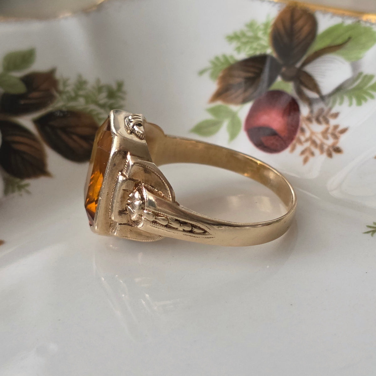 Vintage 10k ring with citrine