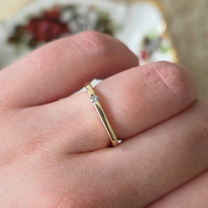 Vintage 14k gouden ring met diamant druppel 0.04ct