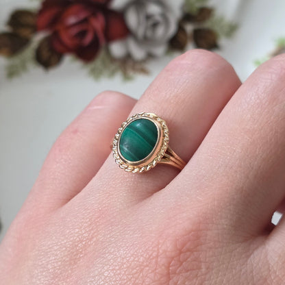 Vintage 14k gold ring malachite