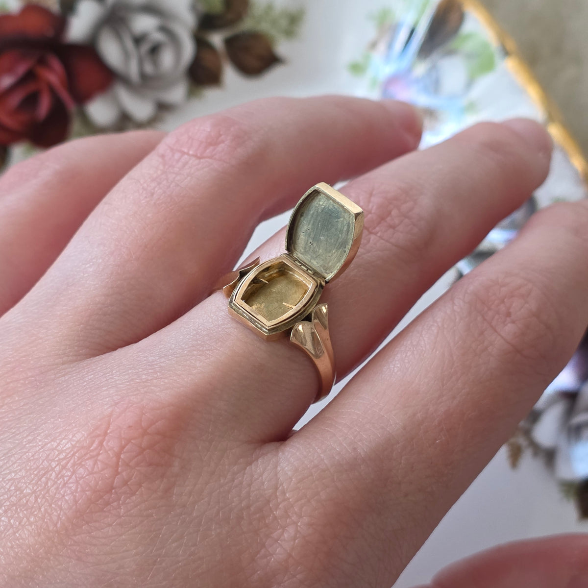 Vintage 14k gouden ring medaillon compartiment