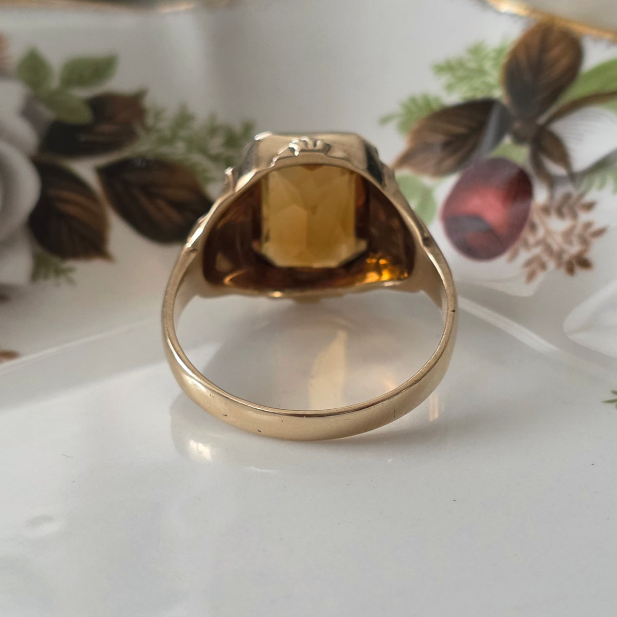 Vintage 10k ring with citrine