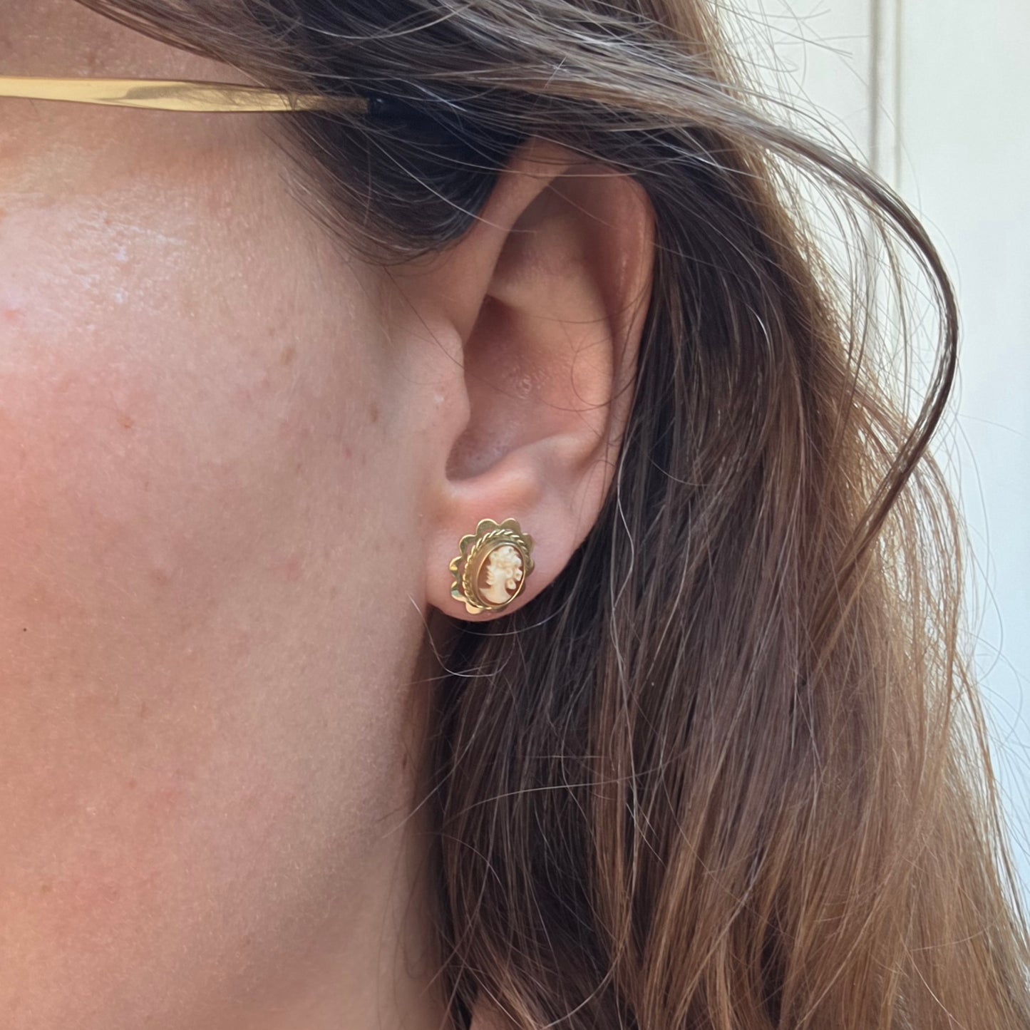 Vintage 14k gouden oorstekers camee