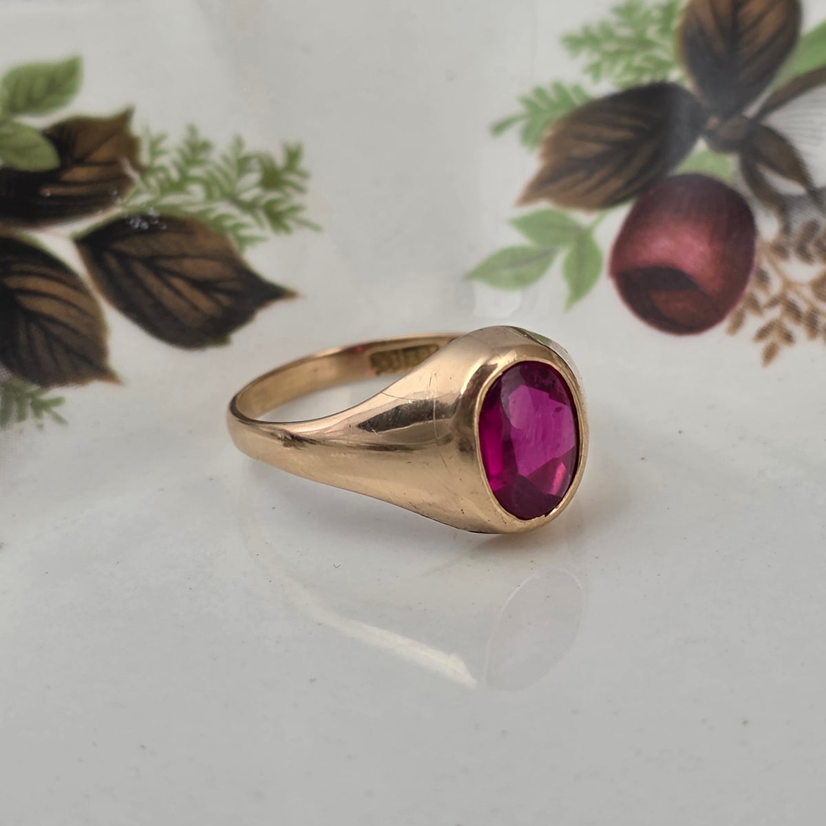 Vintage 18k gouden zegelring robijn