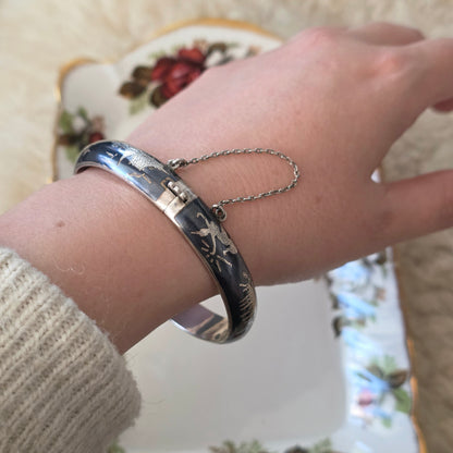 Vintage silver bangle black enamel Thai