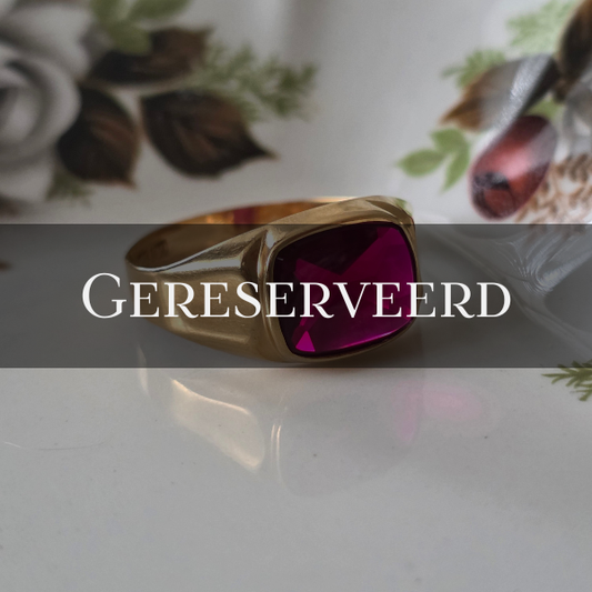 Vintage 18k gouden zegelring met robijn