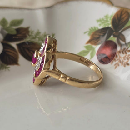 Vintage 14k gold ring with diamonds and ruby