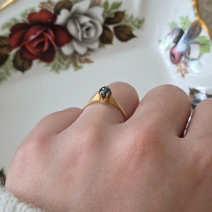 Vintage 18k gold hematite ring