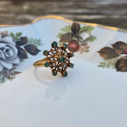 Antieke 21.6k gouden ring met smaragd en zaadparel