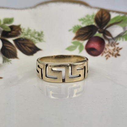 Vintage 14k gold meander ring