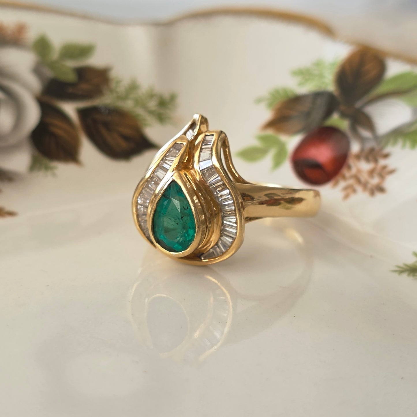 Vintage 18k gouden ring met smaragd en diamanten