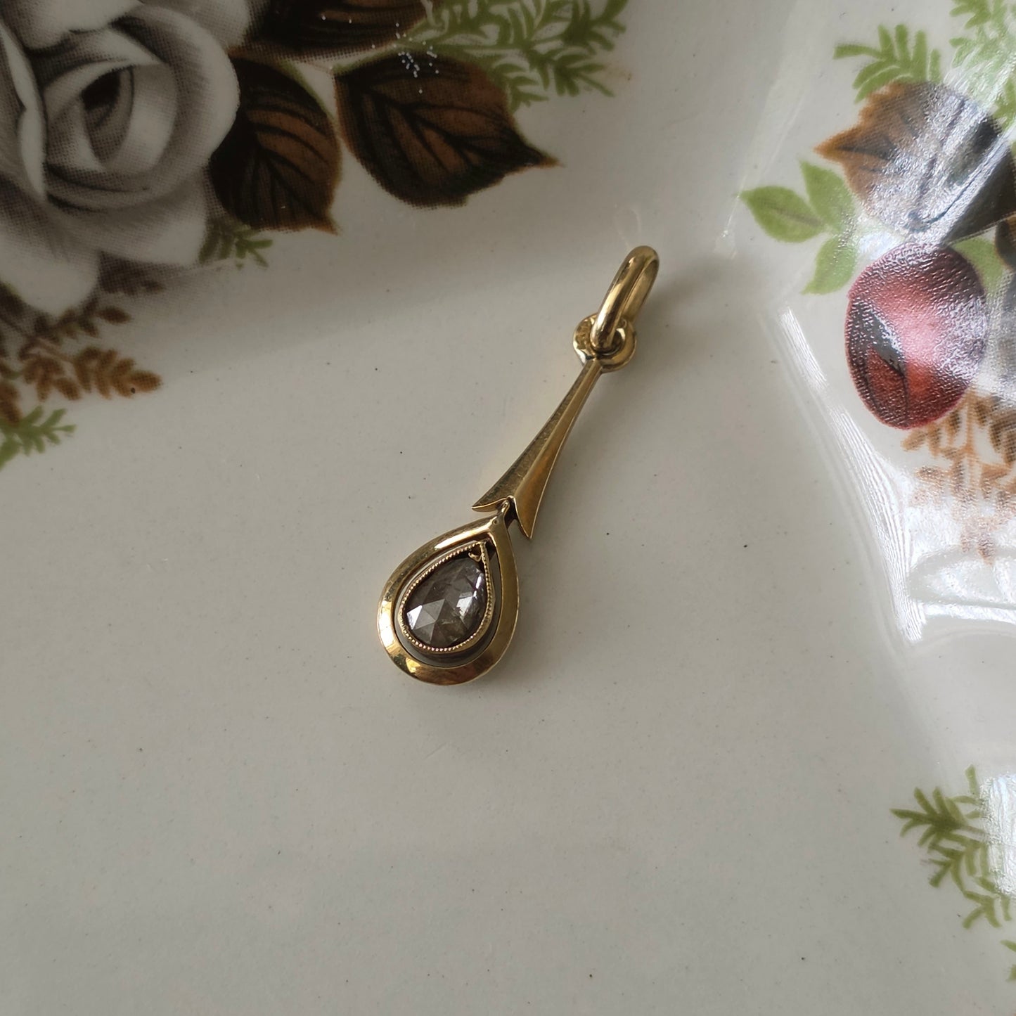 Antieke 14k gouden hanger peer roosdiamant