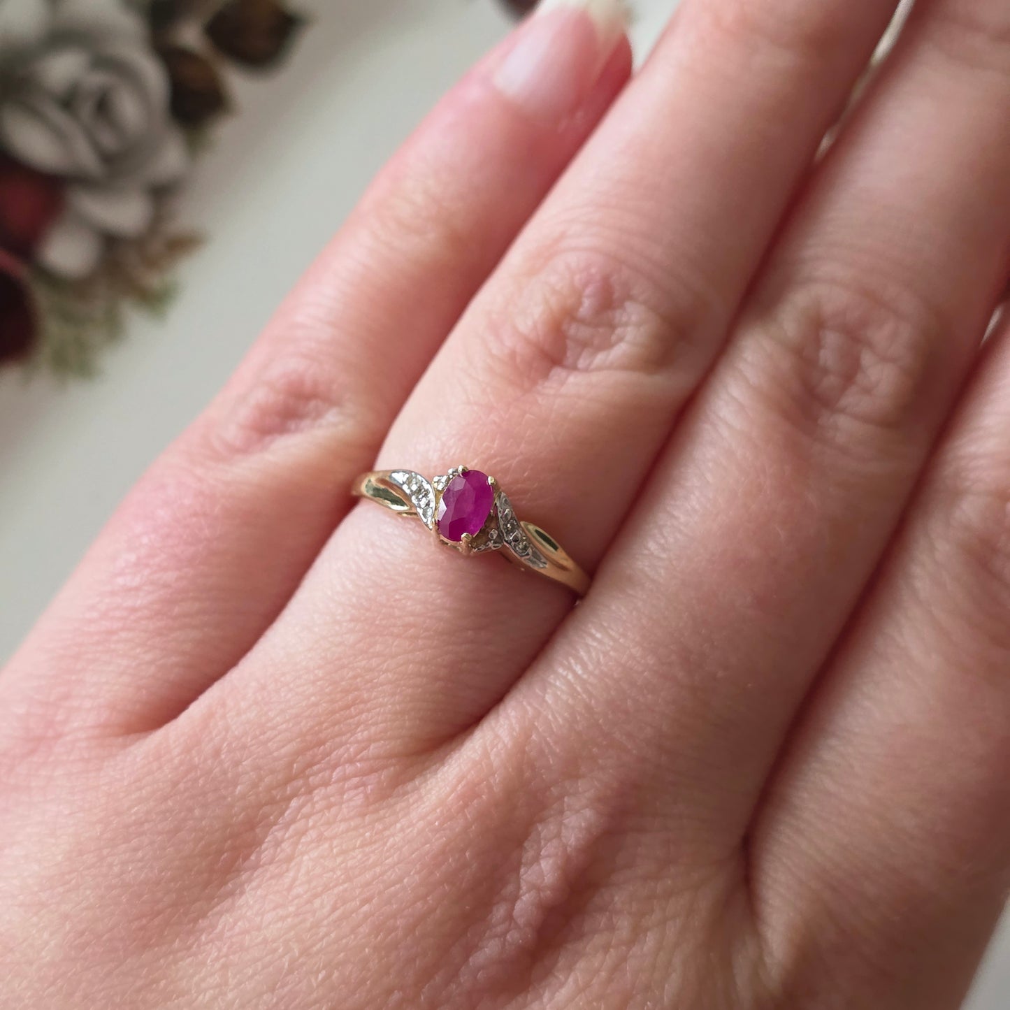 Vintage 10k ring met diamant en robijn
