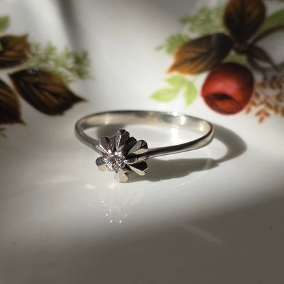 Vintage 14k witgouden ring ster met diamant 0.05ct