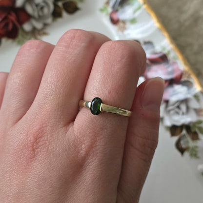 Vintage 9k ring with green tourmaline