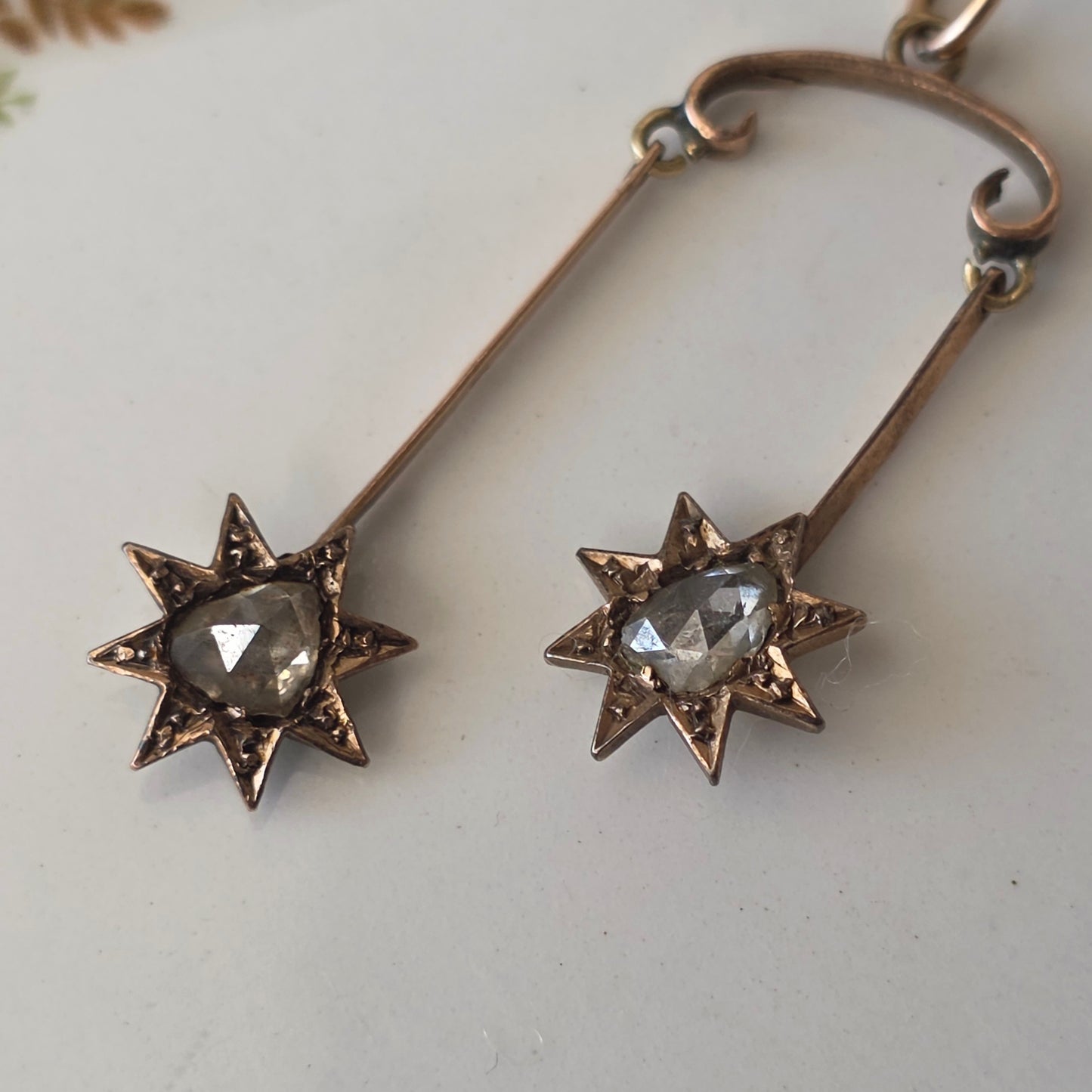 Antieke 14k gouden hanger sterren met roosdiamanten