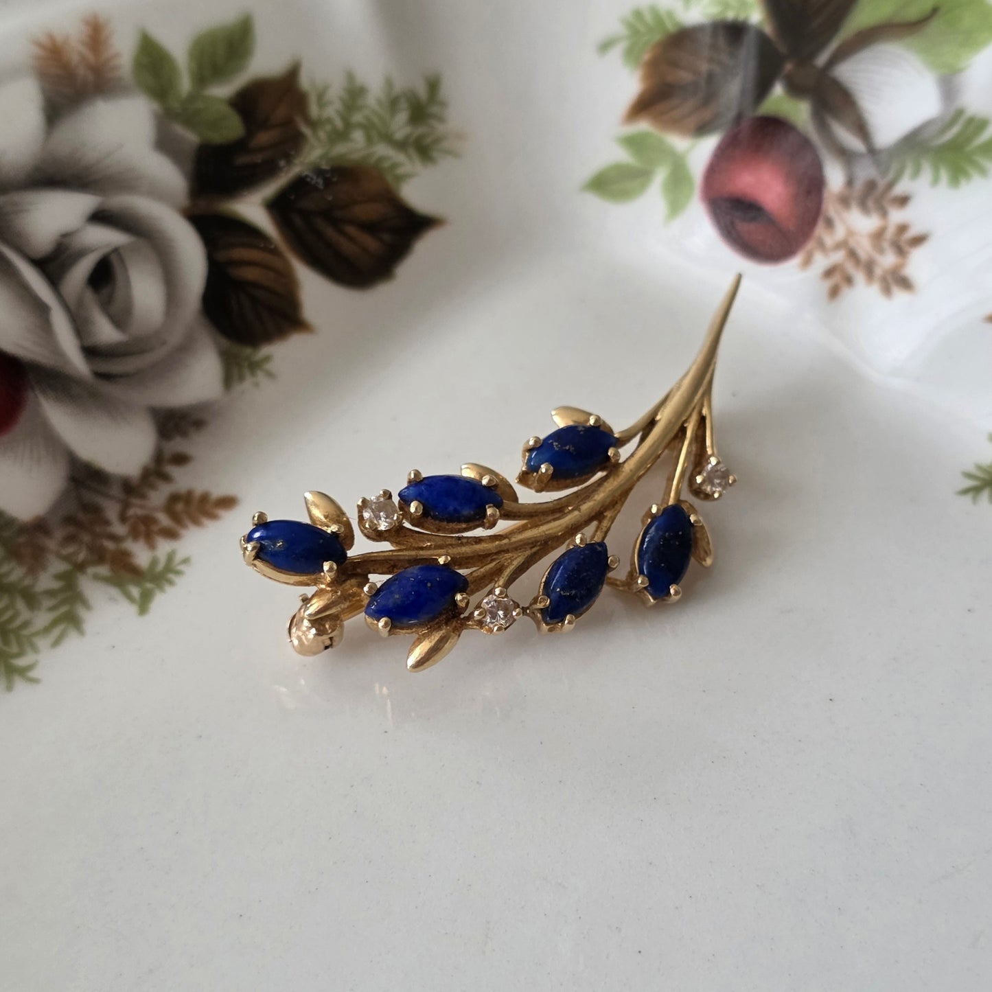 Vintage 14k gouden broche met diamant en lapis lazuli