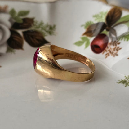Vintage 18k gouden zegelring met robijn