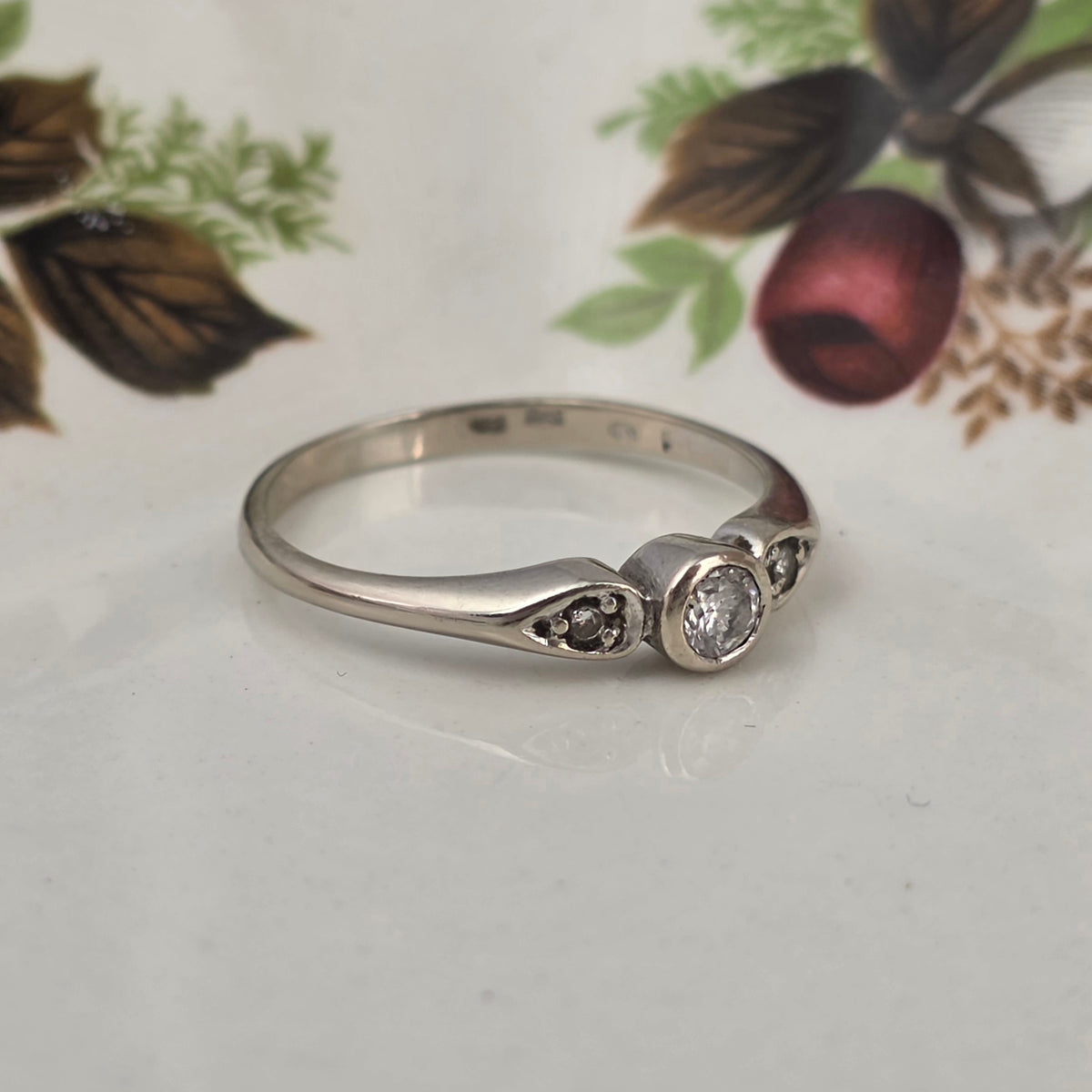 Vintage 14k witgouden ring diamant trilogy 0.17ct