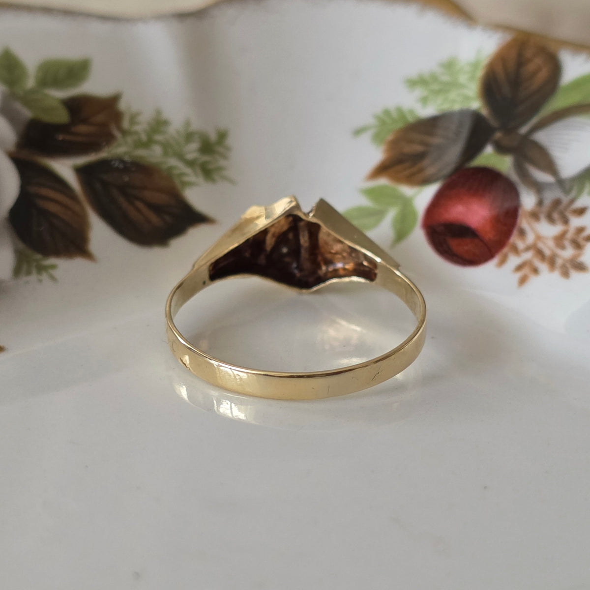 Vintage 14k gold ring with 0.01ct diamond