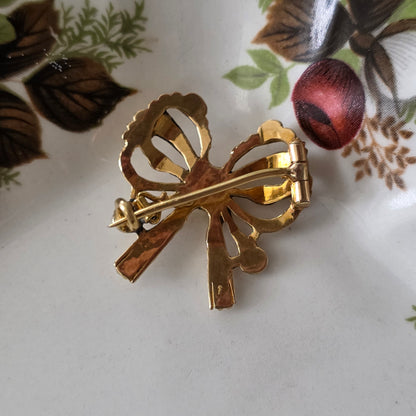 Antieke 14k gouden strik broche met roosdiamanten
