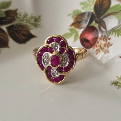 Vintage 14k gold ring with diamonds and ruby