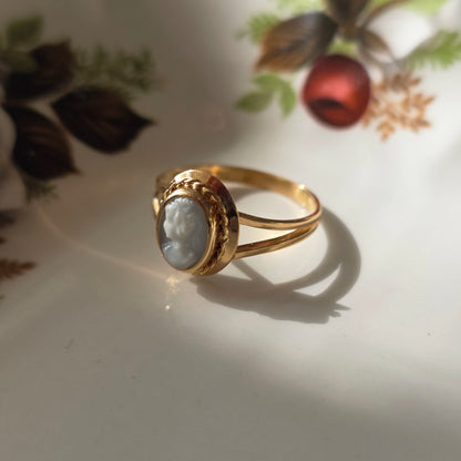 Vintage 18k ring met blauwe camee