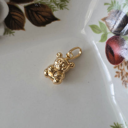 Vintage 18k gold teddy bear pendant