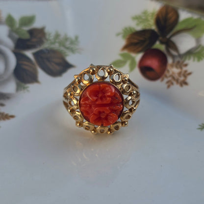 Vintage 14k gouden ring met gesneden bloedkoraal bloemen