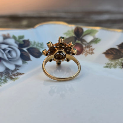 Antieke 21.6k gouden ring met smaragd en zaadparel