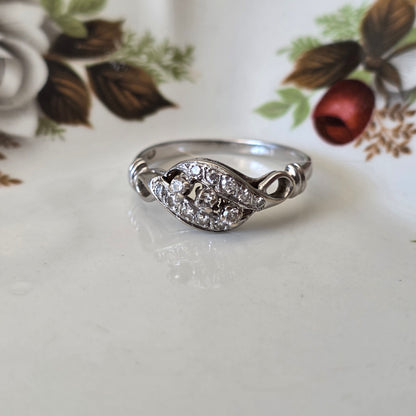 Vintage 14k witgouden ring met 13 diamanten