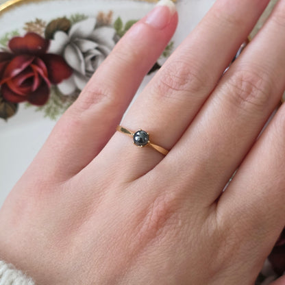 Vintage 18k gold hematite ring