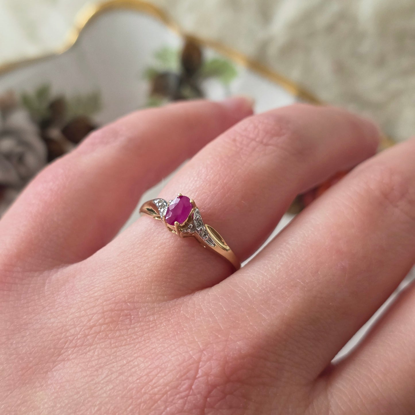 Vintage 10k ring met diamant en robijn