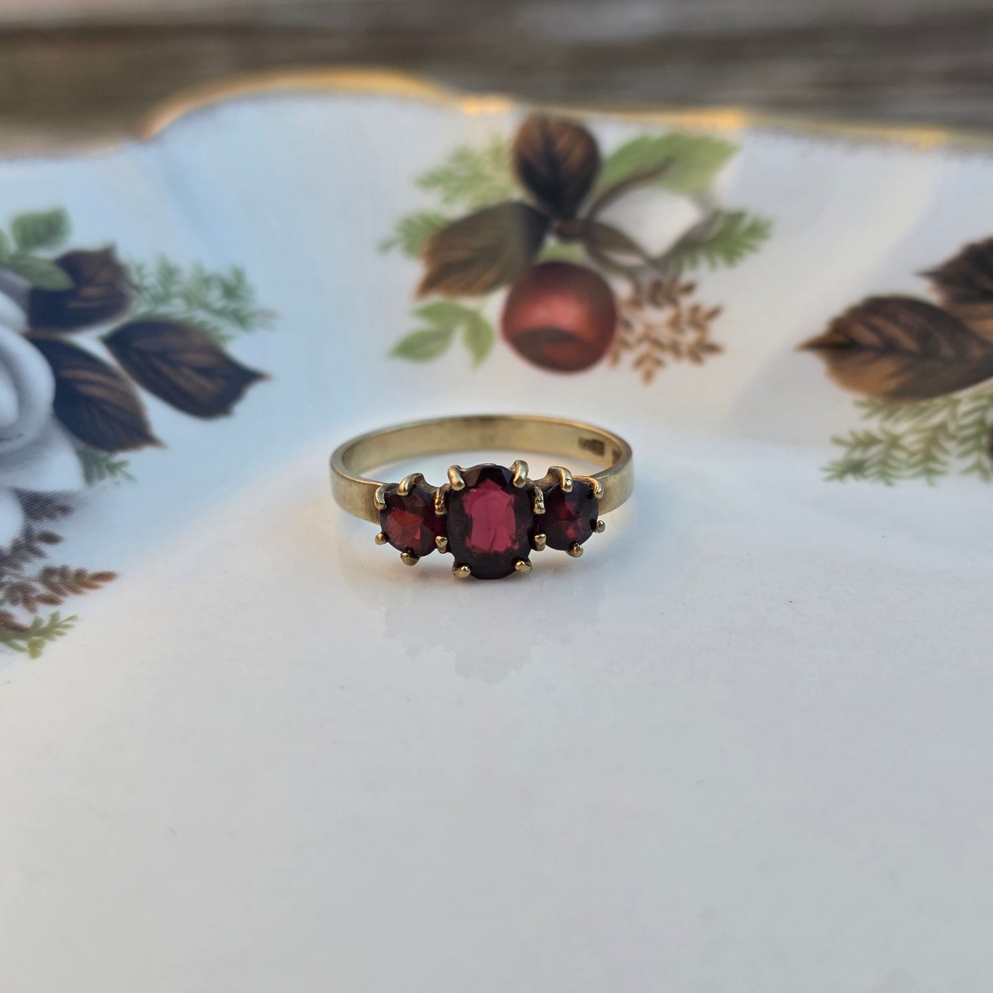 Vintage 8k ring triple granaat