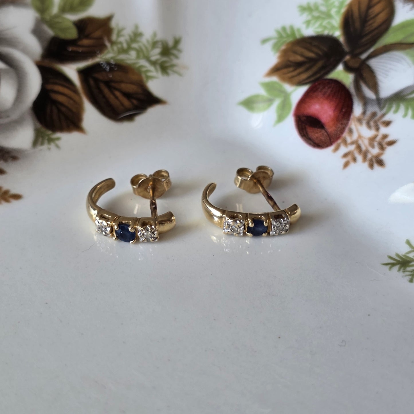 Vintage 14k gouden oorstekers diamant en saffier