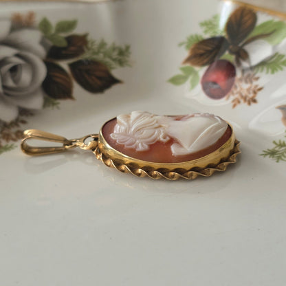 Vintage 14k gold cameo pendant