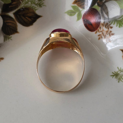 Vintage 18k gouden zegelring met robijn