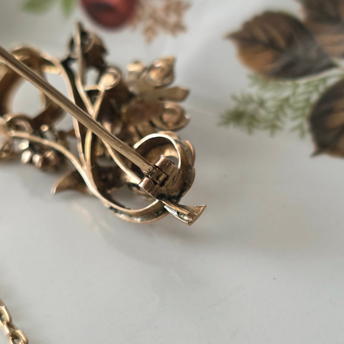 Antieke 14k gouden roosdiamant broche bloemtak