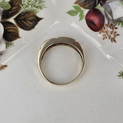 Vintage 14k gold meander ring